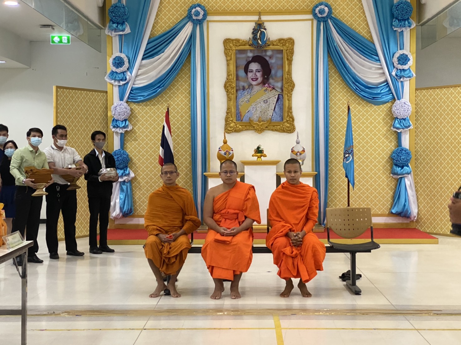 ﻿กรมบังคับคดี ร่วมทำบุญตักบาตร กิจกรรมเสริมสร้างคุณธรรมจริยธรรมบุคลากรกระทรวงยุติธรรม